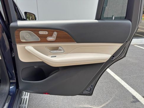 Used 2022 Mercedes-Benz GLS 450 4MATIC image 51