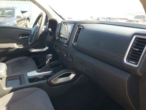 Used 2023 Nissan Frontier SV image 33