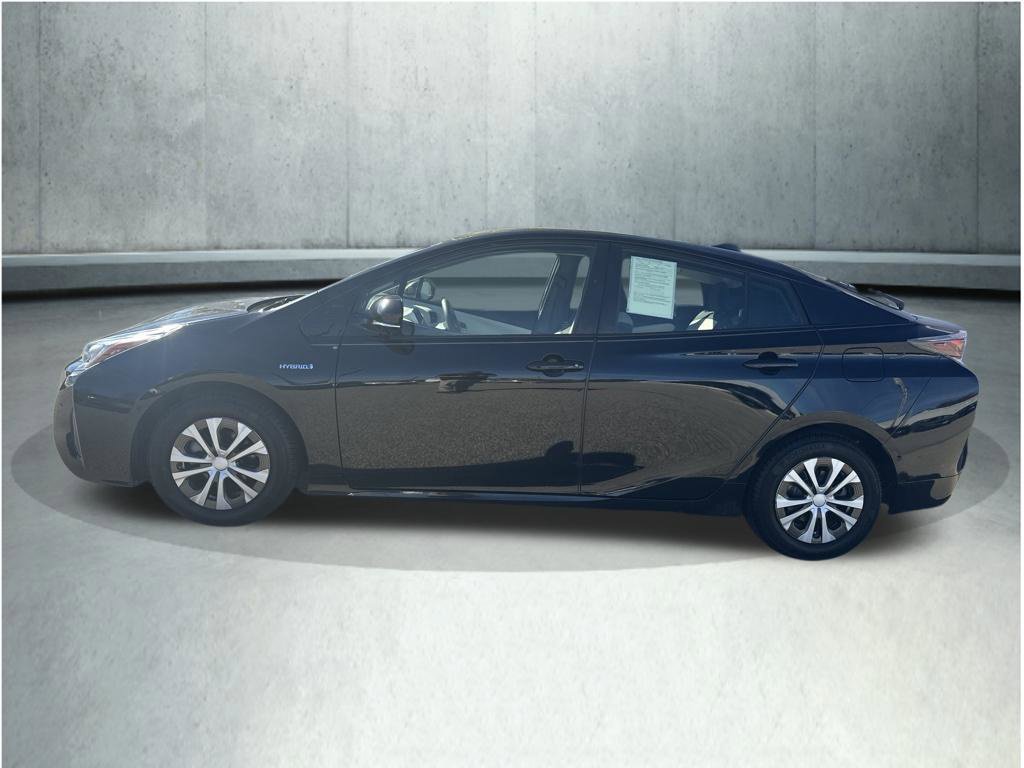 Used 2018 Toyota Prius Two w/ Prius Two Safety Plus Package FWD image 2