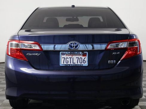 Used 2014 Toyota Camry XLE w/ Leather Package FWD image 5