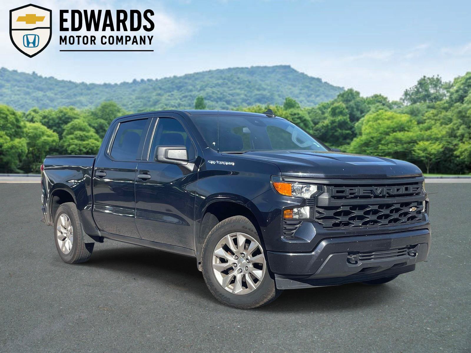 Used 2023 Chevrolet Silverado 1500 Custom RWD image 1