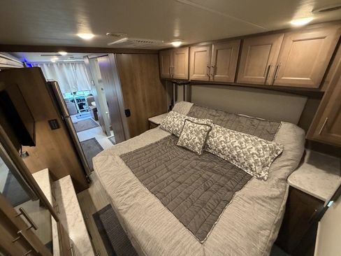 Used 2021 Ford F550 4x4 Regular Cab Super Duty w/ XLT Value Package image 70