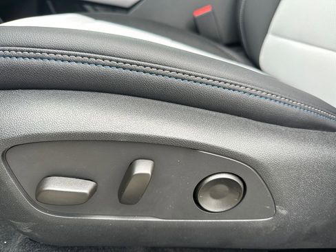 New 2026 Chevrolet Equinox EV LT image 10