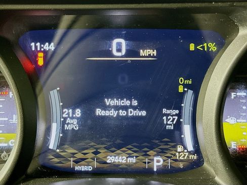Used 2024 Jeep Wrangler Unlimited w/ Convenience Group AWD/4WD image 18