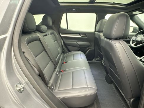 Used 2025 GMC Terrain Elevation w/ Elevation Premium Package image 28