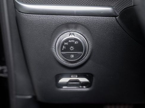 Certified 2026 Mercedes-Benz C 300 4MATIC Sedan image 19