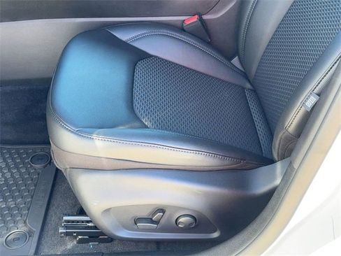 New 2026 Jeep Compass Latitude image 14