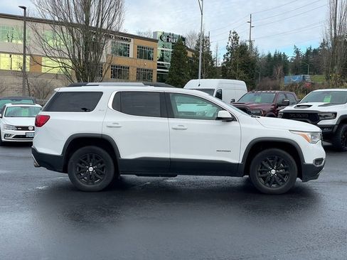Used 2019 GMC Acadia SLT image 2