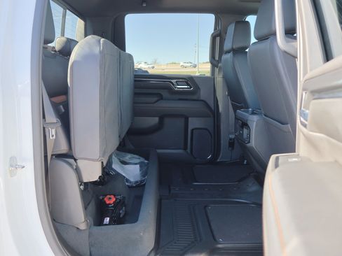 Used 2024 GMC Sierra 2500 AT4 w/ AT4 Premium Plus Package image 37