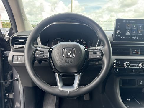 Certified 2025 Honda Pilot EX-L image 38