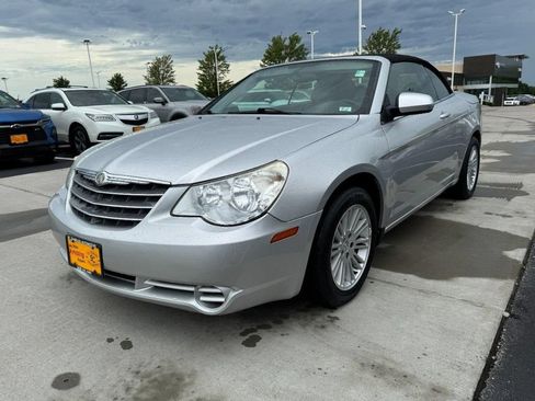 Used 2010 Chrysler Sebring Touring FWD image 7