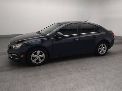 Used 2015 Chevrolet Cruze LT w/ Technology Package FWD image 2