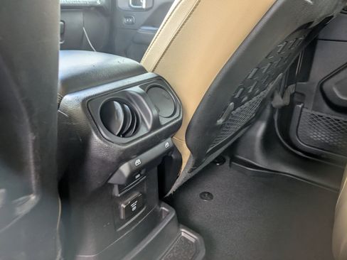 Used 2019 Jeep Wrangler Unlimited Rubicon image 21