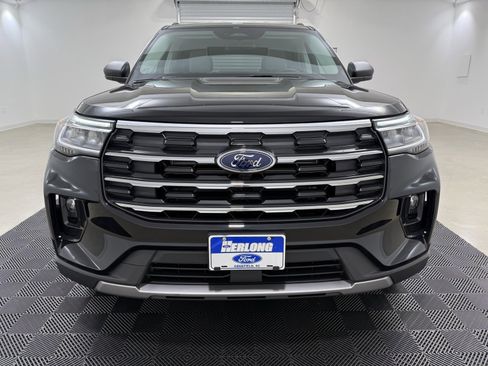 New 2025 Ford Explorer Active w/ Active Comfort Package image 2