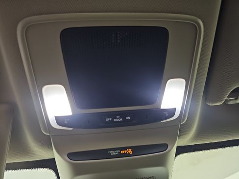 Certified 2024 Honda HR-V LX image 33