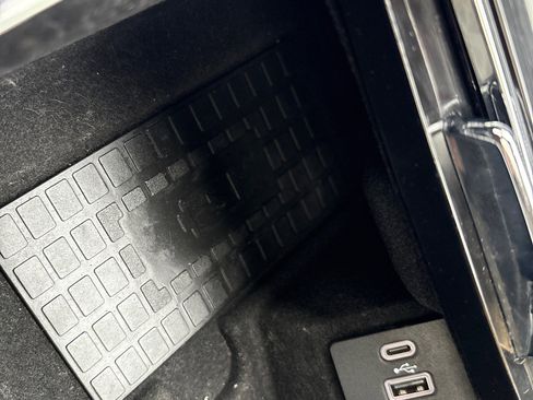 Used 2022 Lincoln Nautilus Reserve w/ Equipment Group 201A image 20