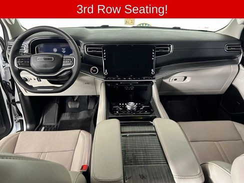 Used 2023 Jeep Wagoneer Series III w/ Preferred Equipment Group image 8