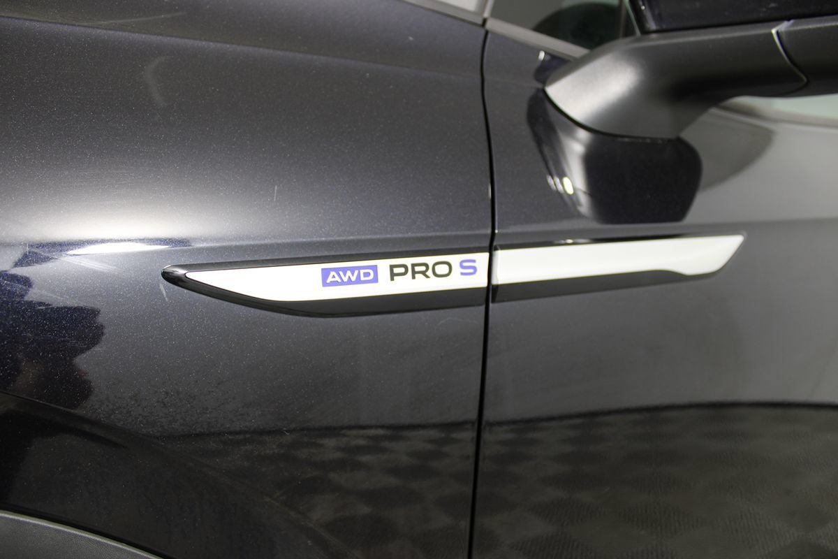 Used 2023 Volkswagen ID.4 Pro S AWD/4WD image 9