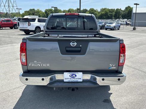 Used 2017 Nissan Frontier SV w/ SV Value Truck Package RWD image 5