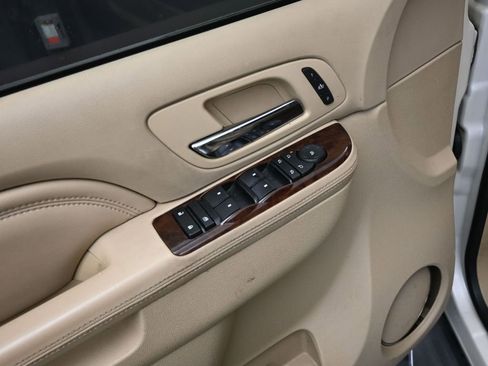 Used 2013 Cadillac Escalade Luxury image 27