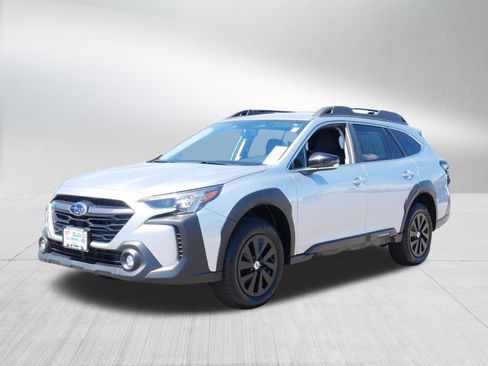 Used 2024 Subaru Outback Premium AWD/4WD image 3