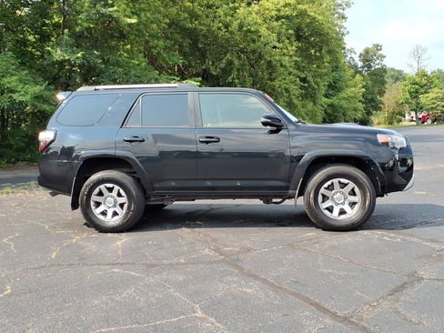 Used 2015 Toyota 4Runner Trail Premium AWD/4WD image 16