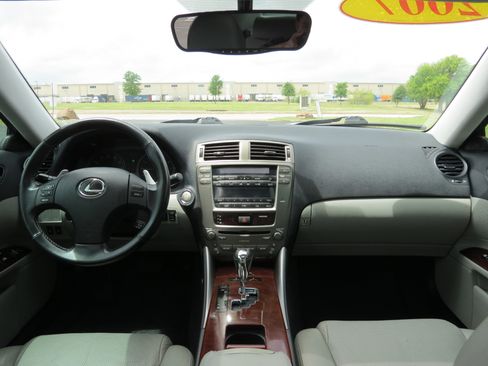 Used 2007 Lexus IS 250 image 10