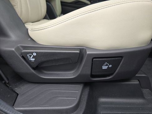 Used 2024 Subaru Ascent Limited w/ Technology Package image 39