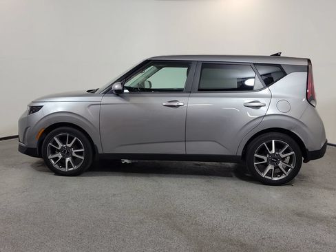 Used 2024 Kia Soul EX w/ Option Group 015 FWD image 4
