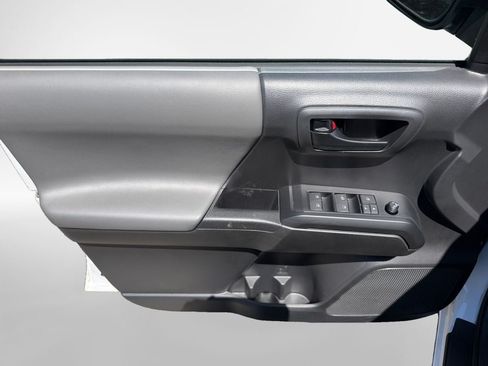 Certified 2023 Toyota Tacoma SR AWD/4WD image 16