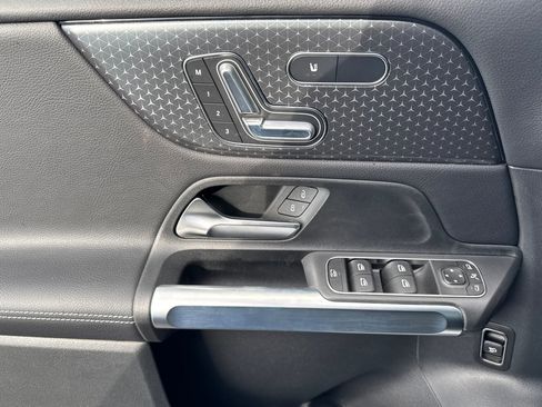 New 2026 Mercedes-Benz GLB 250 4MATIC image 11
