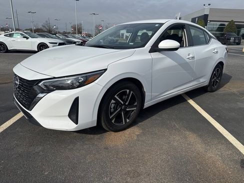 Used 2025 Nissan Sentra SV image 7