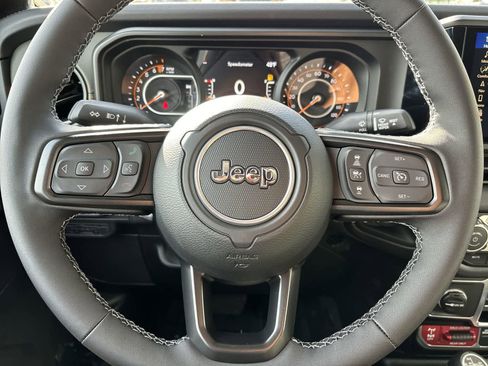 New 2025 Jeep Gladiator Mojave image 11