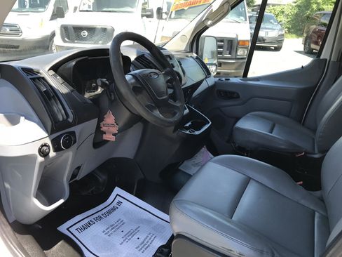 Used 2018 Ford Transit 250 RWD image 8