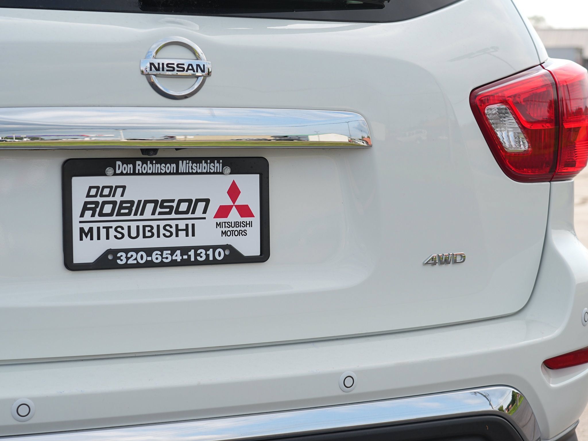 Used 2020 Nissan Pathfinder S AWD/4WD image 11