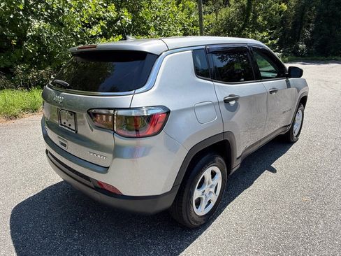 Used 2022 Jeep Compass Sport AWD/4WD image 6