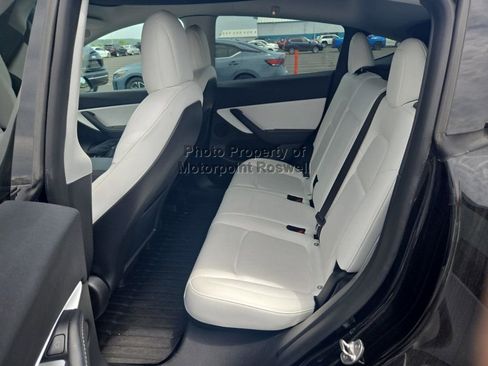 Used 2022 Tesla Model Y Performance AWD/4WD image 2