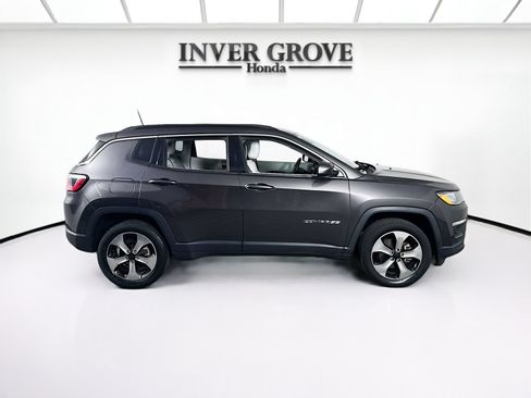 Used 2017 Jeep Compass Latitude w/ Popular Equipment Group AWD/4WD image 4