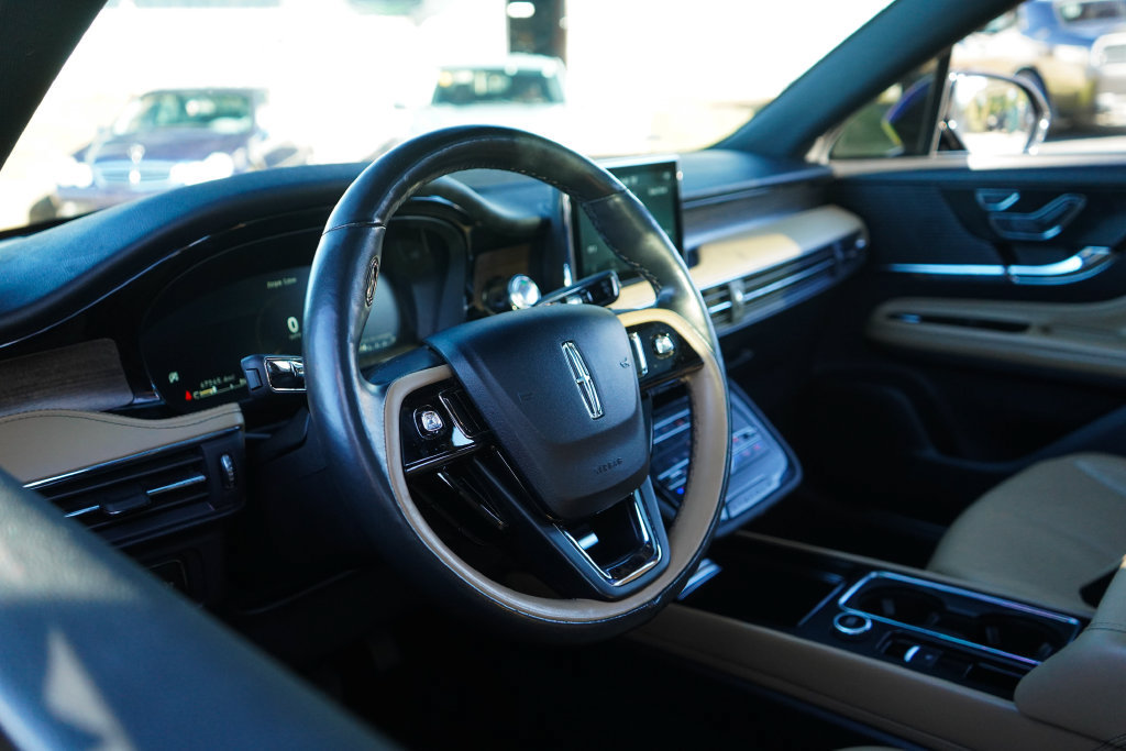 Used 2022 Lincoln Corsair Reserve w/ Elements Package FWD image 6