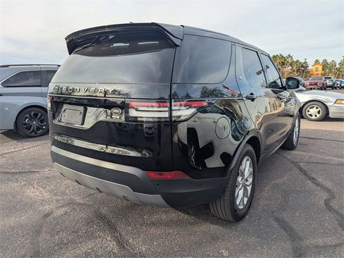 Used 2020 Land Rover Discovery SE image 4