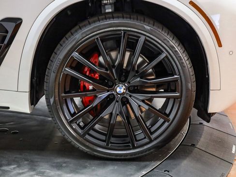 Certified 2024 BMW X5 xDrive40i w/ M Sport Package image 10