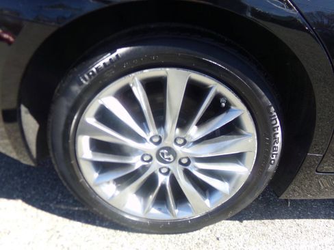 Used 2018 INFINITI Q50 Luxe w/ Essential Package (3.0T Luxe) image 19