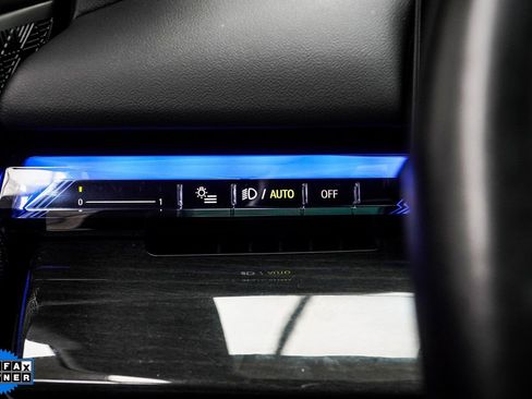 Used 2025 BMW i5 M60 w/ Premium Package image 28