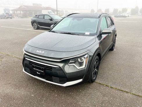 Used 2024 Kia Niro EX image 3