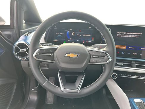 New 2026 Chevrolet Equinox EV LT image 12