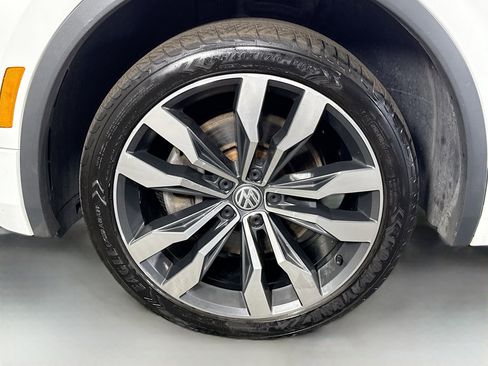 Used 2020 Volkswagen Tiguan SEL Premium R-Line AWD/4WD image 38