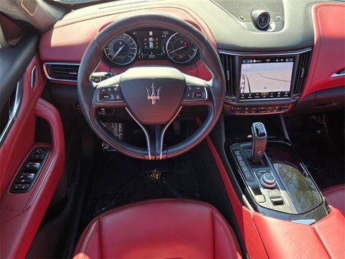 Used 2022 Maserati Levante Modena image 14