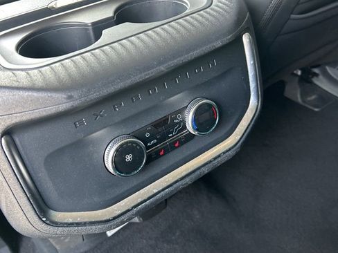 Used 2025 Ford Expedition Max Platinum AWD/4WD image 16