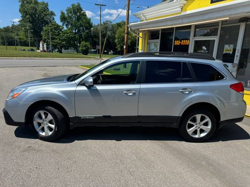 Used 2013 Subaru Outback 2.5i Premium AWD/4WD image 3