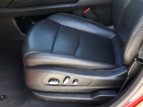 Used 2021 Cadillac XT5 Premium Luxury image 12